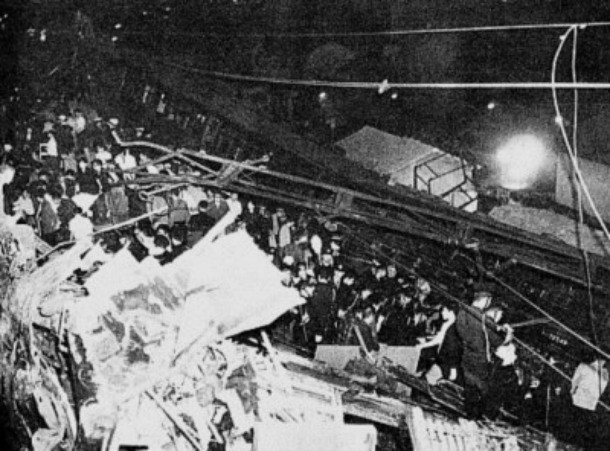 Ngày 9/11/1963, một vụ tai nạn đường sắt kinh hoàng xảy ra liên quan đến một đoàn tàu chở hàng với hai đoàn tàu chở khách tại Tsurumi, ngoại ô Tokyo, Nhật Bản. Vụ tai nạn đã khiến 161 người chết.