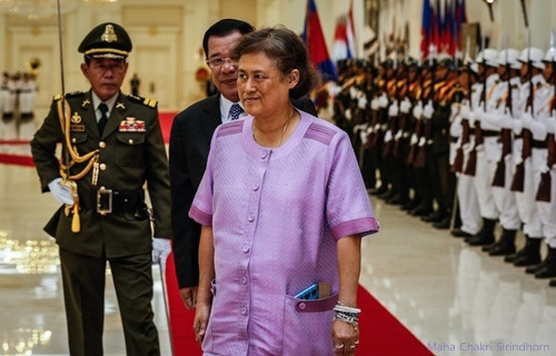Bà đã để lại trong lòng người dân hình ảnh một công chúa Thái Lan hiền lành, nhân hậu, toả sáng át luôn được cả những khuyết điểm về ngoại hình.