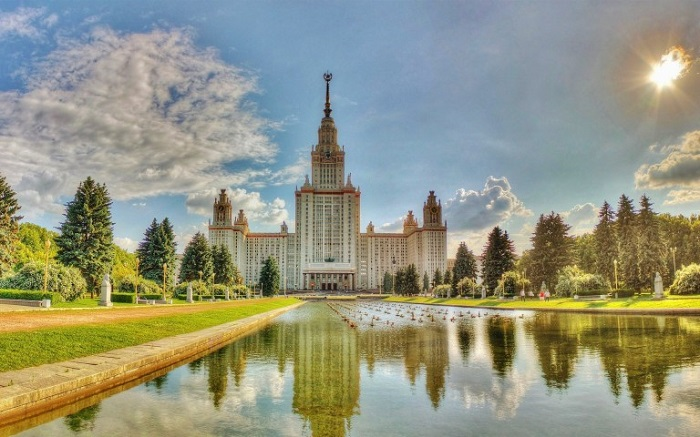 Đồi Chim Sẻ: Ngọn đồi soi mình dưới mặt nước sông Moscow xanh biếc, địa điểm lý tưởng để xây đài vọng cảnh ngắm toàn cảnh thủ đô.