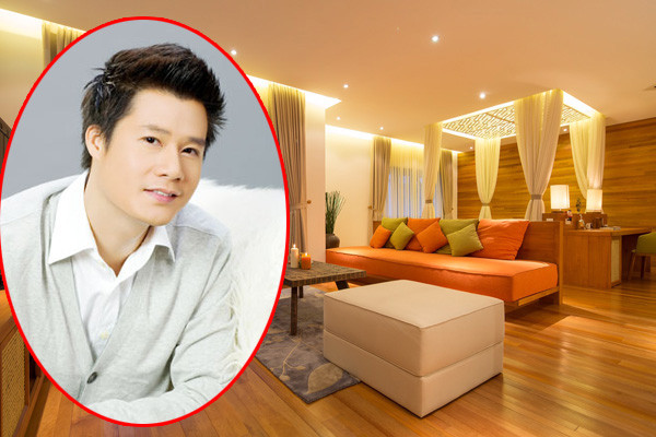 Nam ca sĩ Quang Dũng sở hữu biệt thự tinh tế, sang trọng như resort ở TP HCM. Căn biệt thự có sự sắp xếp tinh tế những vật dụng trang trí, tranh ảnh yêu thích của chủ nhân, những bức rèm, màn và nến tạo nên một phong cách lãng mạn và bình yên.