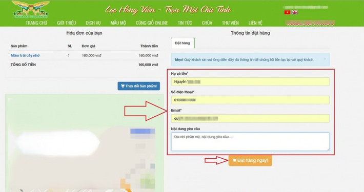 Mức giá trọn gói của dịch vụ cúng giỗ online mùa Vu Lan này tại một khu nghĩa trang ở Hòa Bình khá "mềm", dao động từ vài chục nghìn tới khoảng một triệu đồng mỗi mâm cúng. Bảng giá đối với từng dịch vụ cũng được đơn vị quản lý nghĩa trang công khai chi tiết. Ảnh: Một khách hàng đặt mâm cỗ cúng online giá 160.000 đồng.