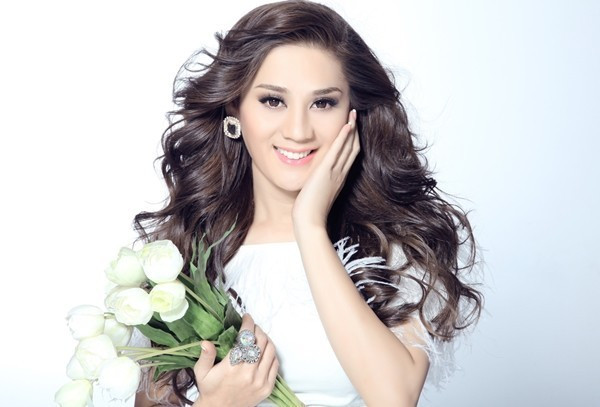 Là một trong những người đẹp chuyển giới có tiếng tăm, Lâm Chi Khanh cũng đầu tư không ít cho những món hàng hiệu.
