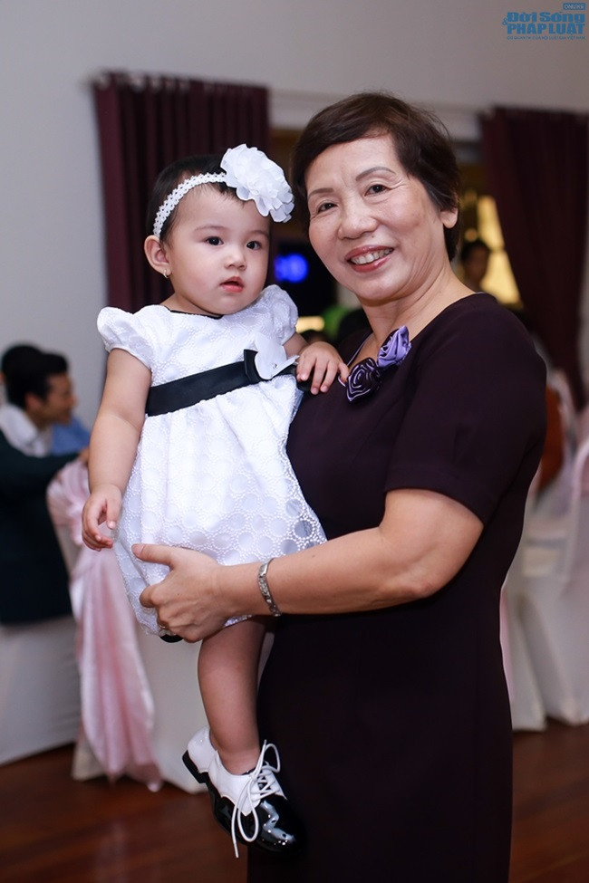 Từ 2006 đến nay, bà Trương Thị Thanh Thanh giữ chức Phó Chủ tịch Hội đồng quản trị Tập đoàn FPT. Bà Thanh đang nắm giữ hơn 4,4 triệu cổ phiếu FPT, tương đương 1,61%, tổng giá trị (đến ngày 23/11/2012) là 149,6 tỷ đồng.