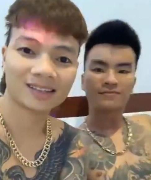 Cơ quan CSĐT xác định Nguyễn Sỹ Cầu (có 3 tiền án) cầm đầu nhóm đối tượng thường xuyên đe dọa, ép buộc tài xế taxi khi đưa khách vào thăm quan khu nghỉ FLC và những người thu mua hải sản tại bến thuyền thuộc phường Quảng Châu, TP Sầm Sơn. Với tội Cưỡng đoạt tài sản theo Điều 170 Bộ luật hình sự 2015, “Long 9 ngón” có thể phải đối mặt với mức án thấp nhất từ 1 đến 5 năm tù. Tội danh này có mức án cao nhất lên đến 15 năm tù.
