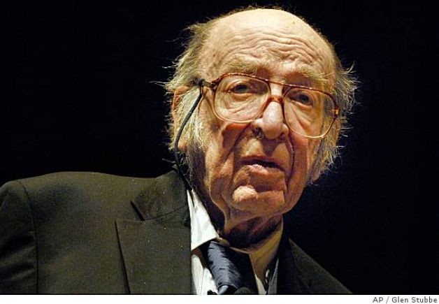 Người lớn tuổi nhất giành giải Nobel là nhà khoa học Mỹ gốc Nga Leonid Hurwicz. Ông Hurwicz đã thắng giải Nobel Kinh tế năm 2007 khi 90 tuổi.