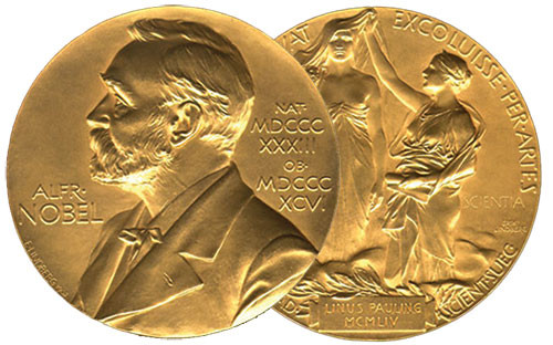 Số người giành giải Nobel trong mỗi lĩnh vực: vật lý, hóa học, y học, văn học, kinh tế và hòa bình được giới hạn là ba người. Mỗi cá nhân, tổ chức giành được giải Nobel nhờ những đóng góp nổi bật trong hàng loạt lĩnh vực bao gồm: một huy chương vàng, một bằng khen và một khoản tiền thưởng.