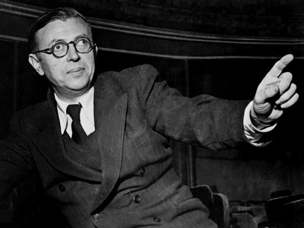 Danh sách những cá nhân đã từ chối nhận giải Nobel bao gồm: triết gia người Pháp Jean-Paul Sartre (trong ảnh), nhà ngoại giao nổi tiếng của Việt Nam Lê Đức Thọ, Ngoại trưởng Mỹ Henry Kissinger, nhà khoa học Richard Kuhn, Adolf Butenandt, Gerhard Domagk và nhà văn Boris Pasternak.