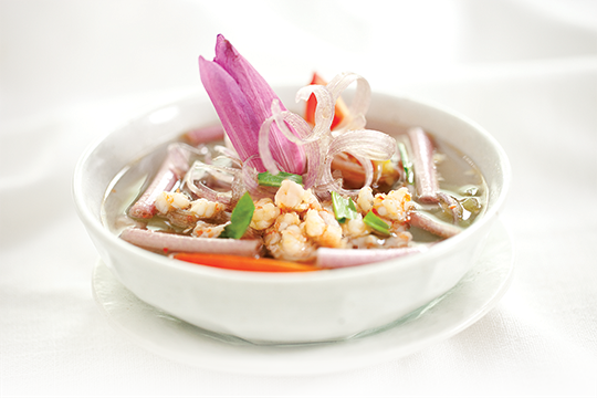 Bông súng hay hoa súng là một loài cây dân dã có ở khắp nới trên đất nước Việt Nam. Cũng giống như hoa sen, bông súng có rất nhiều vào mùa hè. Nếu như hoa sen rất được những người dân miền Bắc ưa chuộng trong chế biến món ăn thì hoa súng lại được lòng người dân đồng bằng sông Cửu Long.