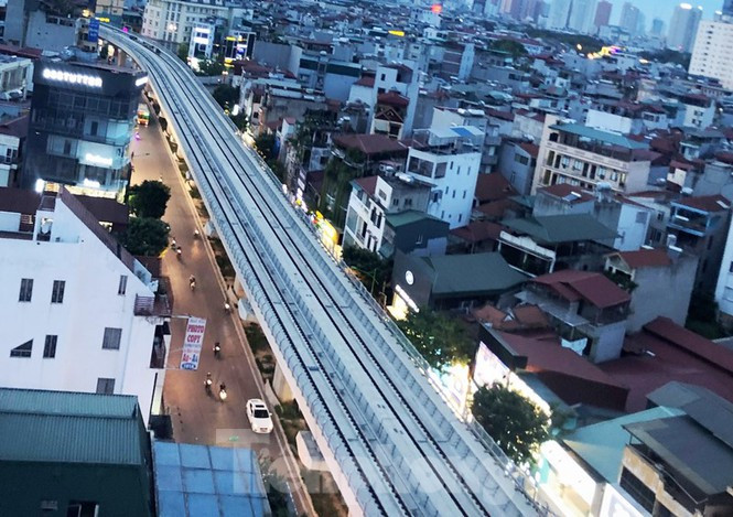 Ngoài ra, nhà thầu Dealim còn cho biết, gói thầu CP01 phải kéo dài thời gian thực hiện hợp đồng là 26,5 tháng do vướng mắc trong quá trình lựa chọn nhà thầu và thủ tục tạm ứng.