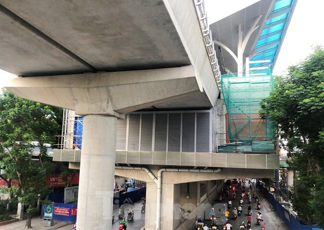 Lý do đòi bồi thường được thông báo rằng, chủ đầu tư là UBND thành phố Hà Nội (đại diện là Ban Quản lý dự án đường sắt đô thị) đã chậm giao mặt bằng thi công 18 tháng so với Hợp đồng.