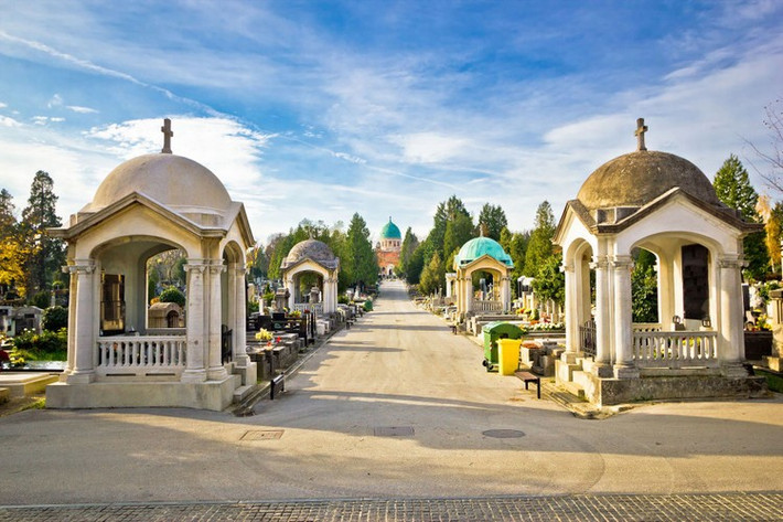 Mirogoj ở thành phố Zagreb, Croatia, là một trong trong những nghĩa trang đẹp nhất thế giới, được xây dựng từ năm 1876.