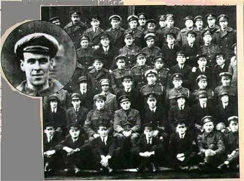 Năm 1919, Freddy Jackson qua đời trong một tai nạn cánh quạt máy bay. Hai ngày sau, phi đội của anh có tổ chức chụp ảnh tập thể. Thế nhưng, khi xem ảnh, họ sốc khi thấy gương mặt Jackson - người đã chết từ hai ngày trước xuất hiện cùng các đồng đội.