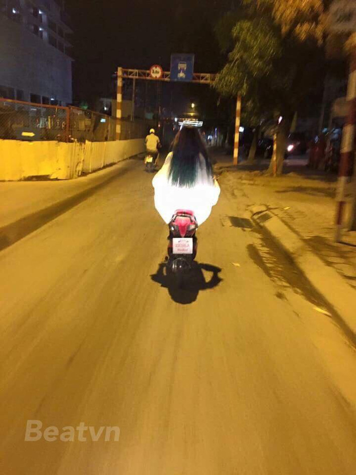 Thời trang trông như "ma" của thiếu nữ trên đường phố khiến nhiều người phải giật mình.