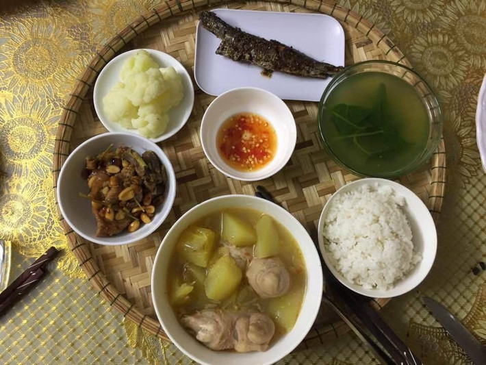 Mọi món ăn cho bà đẻ được đổi bữa liên tục, kết hợp nhiều loại thực phẩm giàu dinh dưỡng và đều là những món ăn tốt cho sức khỏe của sản phụ.