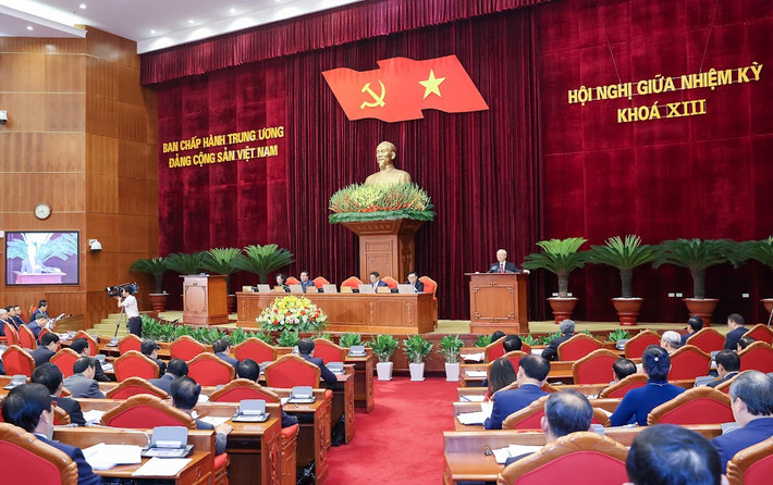 Theo đó, có 16 Ủy viên Bộ Chính trị khóa XIII được Ban Chấp hành Trung ương Đảng sẽ lấy phiếu tín nhiệm.