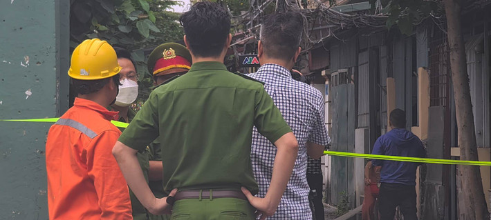 Sáng cùng ngày, Ban Giám đốc CATP Hà Nội đã đến hiện trường chỉ đạo Công an quận Hà Đông cùng các đơn vị chức năng triển khai biện pháp phục vụ công tác điều tra nguyên nhân và giúp đỡ gia đình nạn nhân. Hiện Công an quận Hà Đông đang phối hợp cùng phòng nghiệp vụ của Công an TP Hà Nội điều tra nguyên nhân vụ cháy.