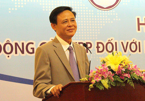 Ông Hà Công Tuấn có học vị tiến sĩ, sinh năm 1961, quê ở tỉnh Thái Bình.