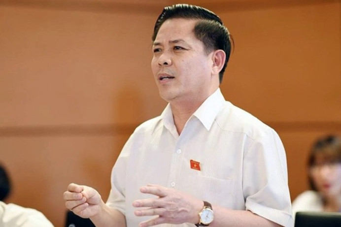Mất bằng lái xe phải thi lại. Tại phiên giải trình về tình hình vi phạm pháp luật và xâm phạm an toàn giao thông của Ủy ban Tư pháp Quốc hội ngày 6/3/2019, Bộ trưởng Nguyễn Văn Thể cho biết: “Chúng tôi cũng đề xuất phương án những người nào mất bằng lái xe thì phải thi lại toàn bộ để tránh tình trạng lợi dụng nhằm có thêm bằng lái thứ 2, thứ 3 để hoạt động kinh doanh”.