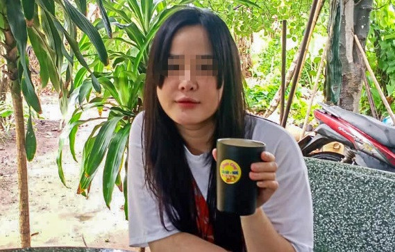 Tuy nhiên, đến ngày 24/4, hết hợp đồng, công ty cho thuê xe nhiều lần liên hệ yêu cầu trả xe nhưng Vân Anh không trả và cố tình trốn tránh. Tháng 6/2022, cô gái điều khiển xe ô tô thuê chạy đến TP Ninh Bình (tỉnh Ninh Bình) mở cửa hàng bán trái cây. Do cần vốn, Vân Anh đã bán xe thuê cho anh H (TP Hà Nội) với giá 450 triệu đồng, đã chuyển trả trước 390 triệu đồng.