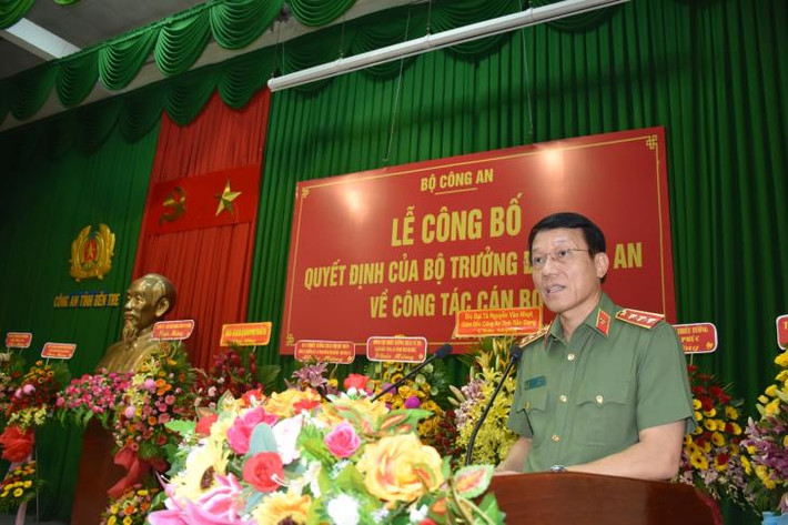 Thay mặt Đảng ủy Công an Trung ương, lãnh đạo Bộ Công an, Thứ trưởng Lương Tam Quang nhấn mạnh, Đại tá Võ Hùng Minh và Đại tá Trương Sơn Lâm được đào tạo cơ bản, trưởng thành từ cơ sở và thực tiễn công tác, có bản lĩnh chính trị vững vàng. Trên mỗi cương vị công tác, dù bất kỳ hoàn cảnh nào, các đồng chí cũng luôn nêu cao tinh thần trách nhiệm, vượt qua mọi khó khăn thử thách lập nhiều chiến công, thành tích.