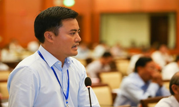 Trong lĩnh vực giao thông vận tải, cấp thoát nước, ông Cường nhấn mạnh sẽ tập trung khai thác hiệu quả, an toàn, đồng bộ hệ thống hạ tầng đô thị (giao thông đường bộ, đường thủy nội địa, cấp nước, thoát nước, chiếu sáng công cộng, công viên cây xanh...). Tổ chức khai thác hiệu quả, tích hợp vận tải hành khách công cộng, giao thông đường thủy, phục vụ nhu cầu vận chuyển hành khách, hàng hóa và phát triển du lịch.