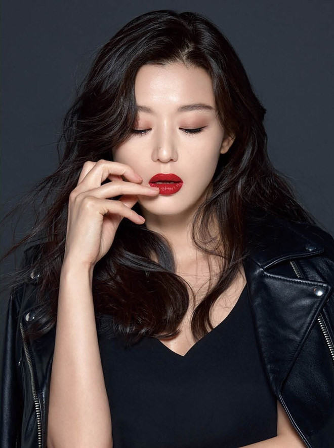 Dù đã vắng bóng trên màn ảnh khá lâu, cô vẫn được coi là “Nữ hoàng quảng cáo” của showbiz Hàn.