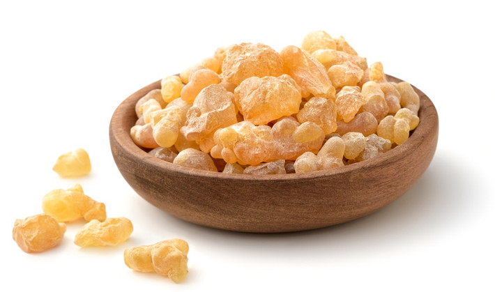Marib nổi tiếng với việc buôn bán 2 sản phẩm quý hiếm và đắt đỏ thời bấy giờ là trầm hương và mộc dược (được lấy từ nhựa cây trồng trên khắp Arab). Những loại cây tạo ra trầm hương và mộc dược có ưu điểm là chịu hạn cực kỳ tốt. Tuy nhiên, chúng cũng cần được người dân chăm sóc cẩn thận như những loại cây nông nghiệp khác. Ảnh: AmyLv/Shutterstock.com.