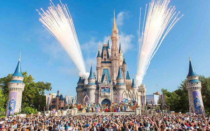 Bên trong lâu đài Disney nổi tiếng nước Mỹ có một căn phòng bí mật. Biểu tượng lâu đài trong logo của Disney được thiết kế dựa trên tòa lâu đài này.