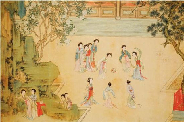 Trong gia đình, những người vợ lẽ có địa vị thấp kém hơn so với vợ cả. Một trong những nguyên nhân là vì vợ lẽ thường có xuất thân nghèo khó. Họ buộc phải sống cam chịu làm vợ lẽ của một người đàn ông.