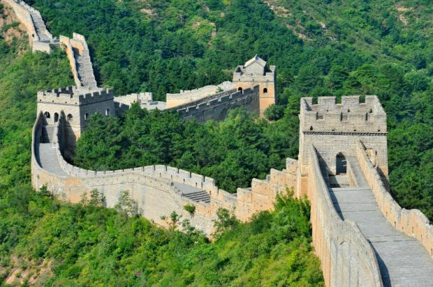 Tên gọi Vạn Lý Trường Thành khiến nhiều người liên tưởng rằng bức tường thành kiên cố này có chiều dài ít nhất 10.000 km.