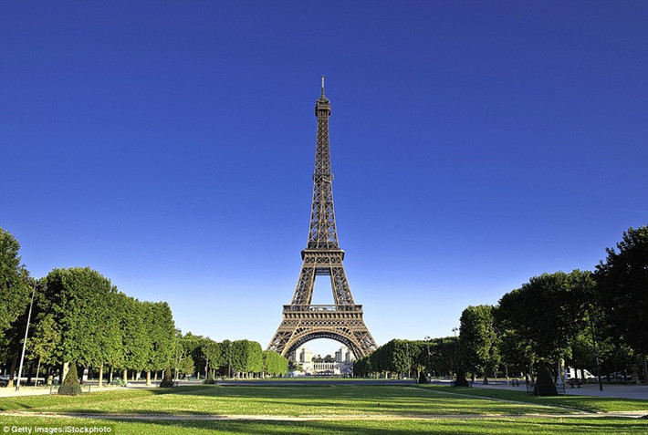 Đối với những du khách bình thường, việc chụp và chia sẻ hình ảnh tháp Eiffel vào buổi tối cho mục đích cá nhân không cần quá lo lắng. Du khách có thể đăng ảnh như bình thường kèm thêm chú thích “By SETE - Illuminations Pierre Bideau” để tránh cách phiền phức không đáng có.