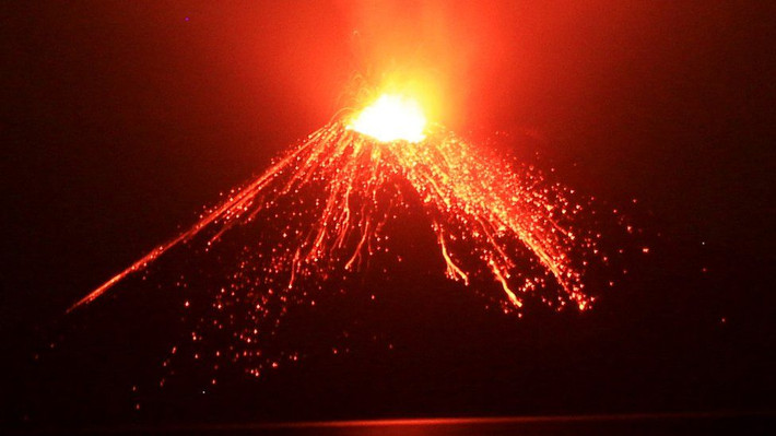 Thế nhưng, chỉ mấy ngày sau đó, núi lửa Krakatoa thực sự "thức giấc" gây hậu quả kinh hoàng. Hàng ngàn người thiệt mạng trong vụ phun trào này.