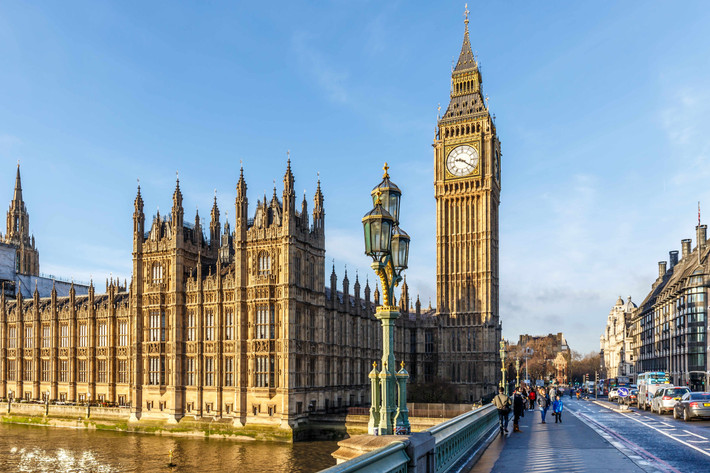 Vào tháng 8/2015, đồng hồ Big Ben được phát hiện chạy nhanh 6 giây. Theo đó, các kỹ sư đã tiến hành xử lý, khắc phục sự cố này.