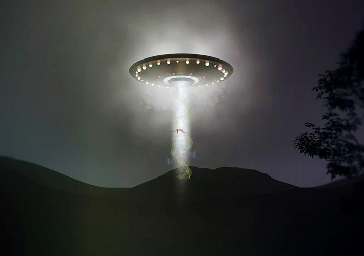 Báo cáo viết về UFO xuất hiện bên trên một đơn vị đang huấn luyện ở Siberia và bị một người lính bắn hạ bằng tên lửa.
