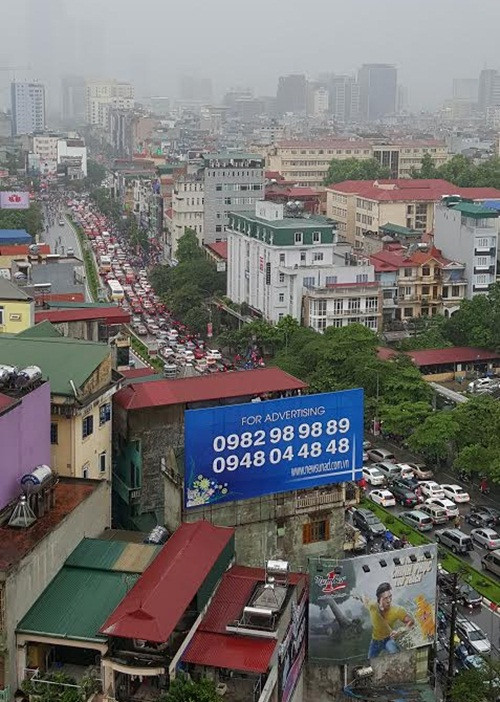 Tới 9h30 sáng nay, giao thông Hà Nội rối loạn vì trận mưa lớn vẫn chưa có gì cải thiện!