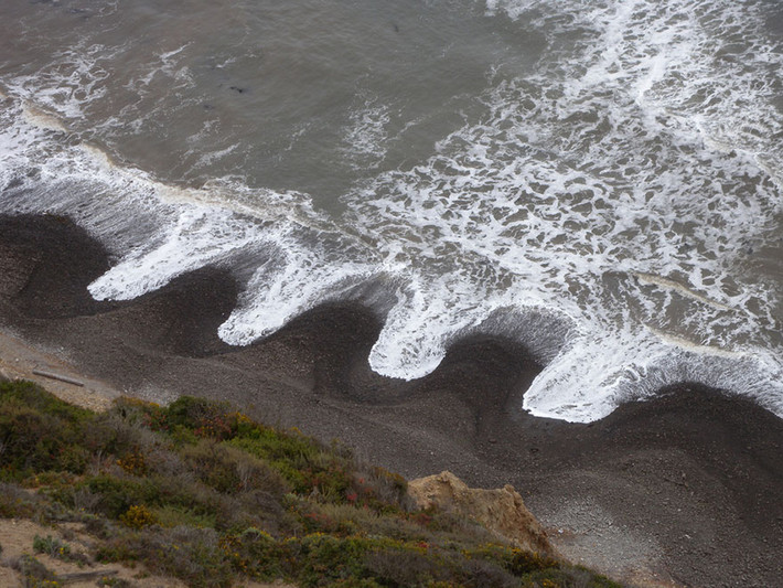 Cận cảnh chỏm bãi biển ở Palomarin, Point Reyes, Mỹ.
