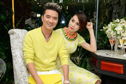 Thậm chí Hà Hồ và Cường Đô la còn góp mặt thoáng qua trong một MV của Đàm Vĩnh Hưng. Đây được xem như động thái "đáp lễ" của Hà Hồ với Mr. Đàm, vì cách đây không lâu anh cũng đóng vai khách mời trong phim ngắn “Gửi người yêu cũ” của nữ ca sĩ. Ảnh: Baodatviet.