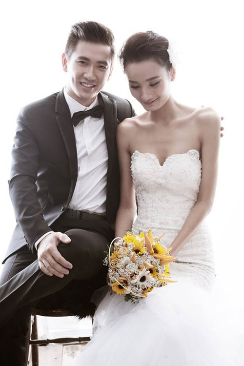 Thúy trở thành "nàng thơ" của NTK Đỗ Mạnh Cường. Việc đảm nhận vị trí vedette trong các bộ sưu tập cũng không phải là mơ ước cao xa đối với cô. Bên cạnh đó, cuộc hôn nhân hạnh phúc với người chồng soái ca Đỗ An khiến Lê Thúy viên mãn hơn bao giờ hết. Ảnh: Vietq.