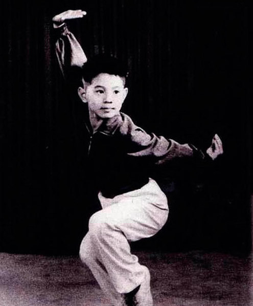 Sau rất nhiều giải thưởng võ thuật đến năm 1982 Lý Liên Kiệt tham gia bộ phim điện ảnh đầu tiên Thiếu lâm tự. Bộ phim gây ấn tượng sâu sắc với khán giả mê phim võ thuật và anh lập tức trở thành siêu sao phim hành động Hong Kong.