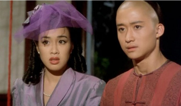 Năm 1994, lành vết thương, Ngô Kinh quay trở lại trường Đại học Thể thao Bắc Kinh và một năm sau đó anh bước chân vào làng giải trí với tư cách một diễn viên võ thuật và bộ phim đầu tiên anh tham gia là Thái Cực quyền.