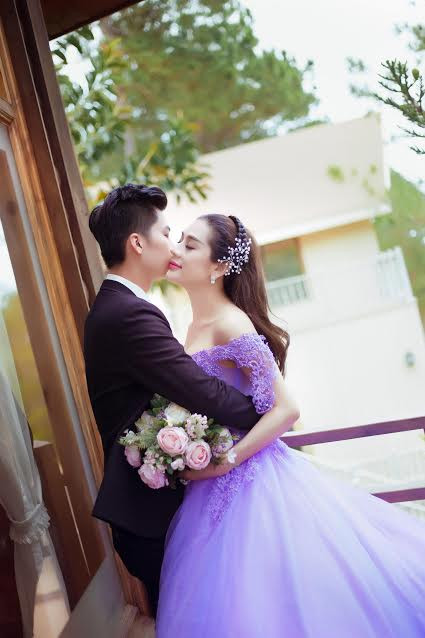 Sau những trắc trở trong chuyện tình cảm, người đẹp Lâm Khánh Chi (tên mới của Lâm Chi Khanh) đã tìm thấy một nửa yêu thương. Cô chia sẻ, từ khi đổi tên, chuyện tình cảm của mình đều đẹp như ý muốn.