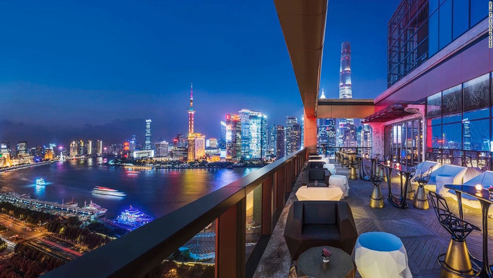 View tuyệt đẹp nhìn từ quầy bar ở tầng 21, một phần của nhà hàng Marc.