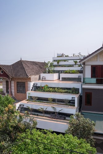 Ý tưởng xây dựng công trình bắt nguồn từ sự kết hợp hai yếu tố đặc trưng của các vùng nông thôn Việt Nam: Khu nhà ở (không gian chỗ ở) và ruộng bậc thang (không gian trồng trọt).