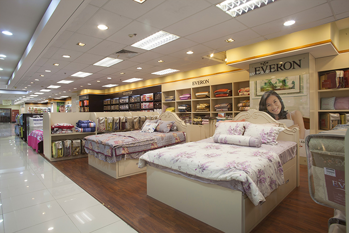 Năm 2013, Parkson công bố sẽ tiếp nhận 2 trung tâm thương mại nữa tại TP HCM dưới dạng hợp đồng quản lý là Parkson Cantavil (quận 2) và Parkson Leman (nằm trên đường Nguyễn Đình Chiểu, quận 3). Ảnh: Parkson.