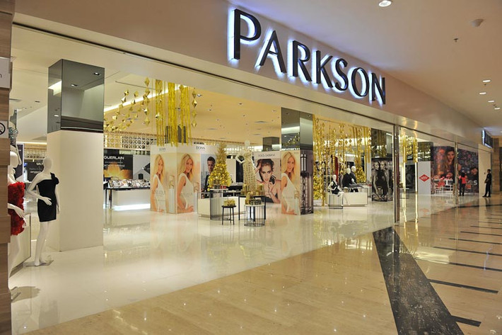 Sau những thua lỗ, Parkson Việt Nam đến nay đã đóng cửa tổng cộng 3 trung tâm thương mại. Hiện, trên toàn quốc còn lại 8 trung tâm thương Parkson hoạt động, bao gồm 6 trung tâm tại TP HCM, 1 tại Hải Phòng và 1 tại Đà Nẵng. Ảnh: Tinhhoa.