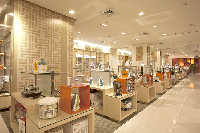 Đến năm 2012, tức sau 7 năm gia nhập thị trường Việt Nam, Parkson có tổng cộng 8 trung tâm thương mại. Trong đó, Parkson sở hữu 5 trung tâm thương mại là Hùng Vương, Flemington, Long Biên, Viet Tower, Landmark. 3 trung tâm còn lại Parkson thuê lại để quản lý là Saigon Tourist, Paragon và C.T. Ngoài ra đơn vị này còn có một trung tâm thương mại tại Hải Phòng. Ảnh: Parkson.