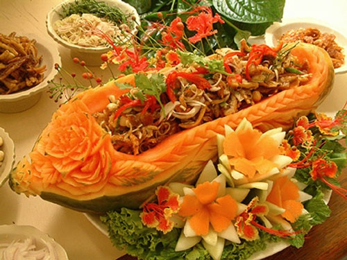 Chao Wang vốn nổi tiếng là món ăn Hoàng gia của Thái Lan. Món ăn này được làm từ các nguyên liệu như: mì sợi, bánh đậu, đu đủ tươi, gia vị. Ảnh: Du lịch Thái Lan.