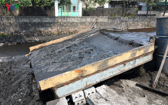 Than cám lắng đọng tại bề lắng.