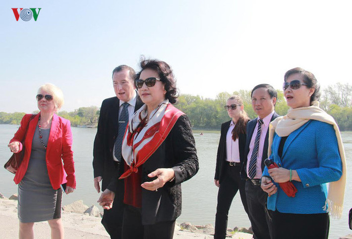 Chủ tịch Quốc hội Nguyễn Thị Kim Ngân đánh giá cao việc Szentendre đã kết nghĩa với Hội An của Việt Nam (năm 2014) và mong muốn hai bên tham khảo, chia sẻ kinh nghiệm với nhau.