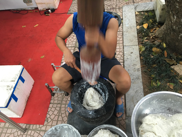 Mặc dù, không phải là những thực phẩm hiếm có khó tìm nhưng sự thực bạn cũng ít có cơ hội thường thức và chiêm ngưỡng trực tiếp những món ăn tươi ngon này tại thủ đô.